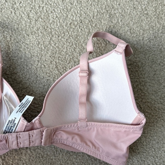 Pink Victorias Secret Bra - Picture 5 of 5
